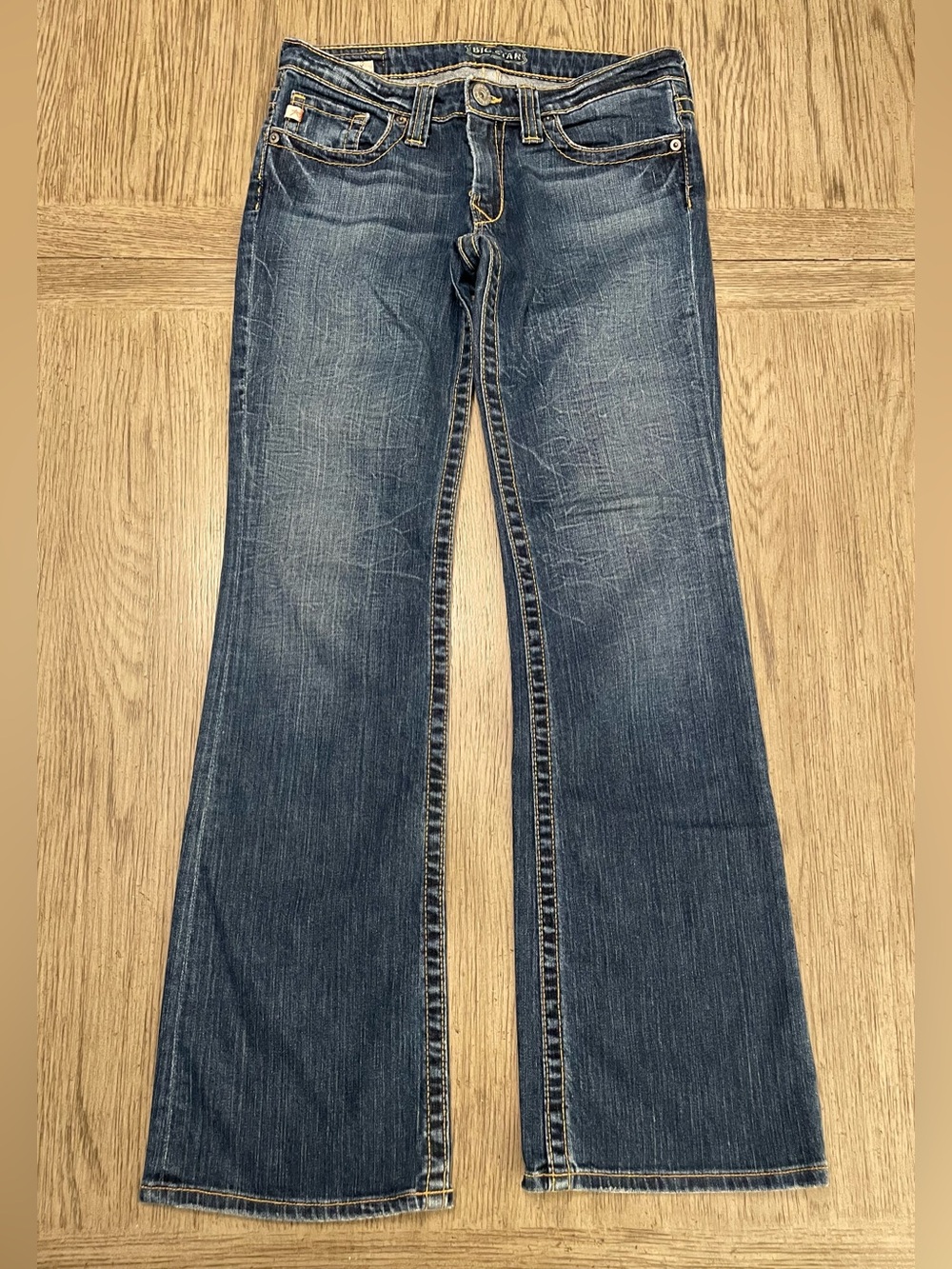 Big Star “Casey” Y2K low-rise flare jeans. Size 27L, excellent condition!